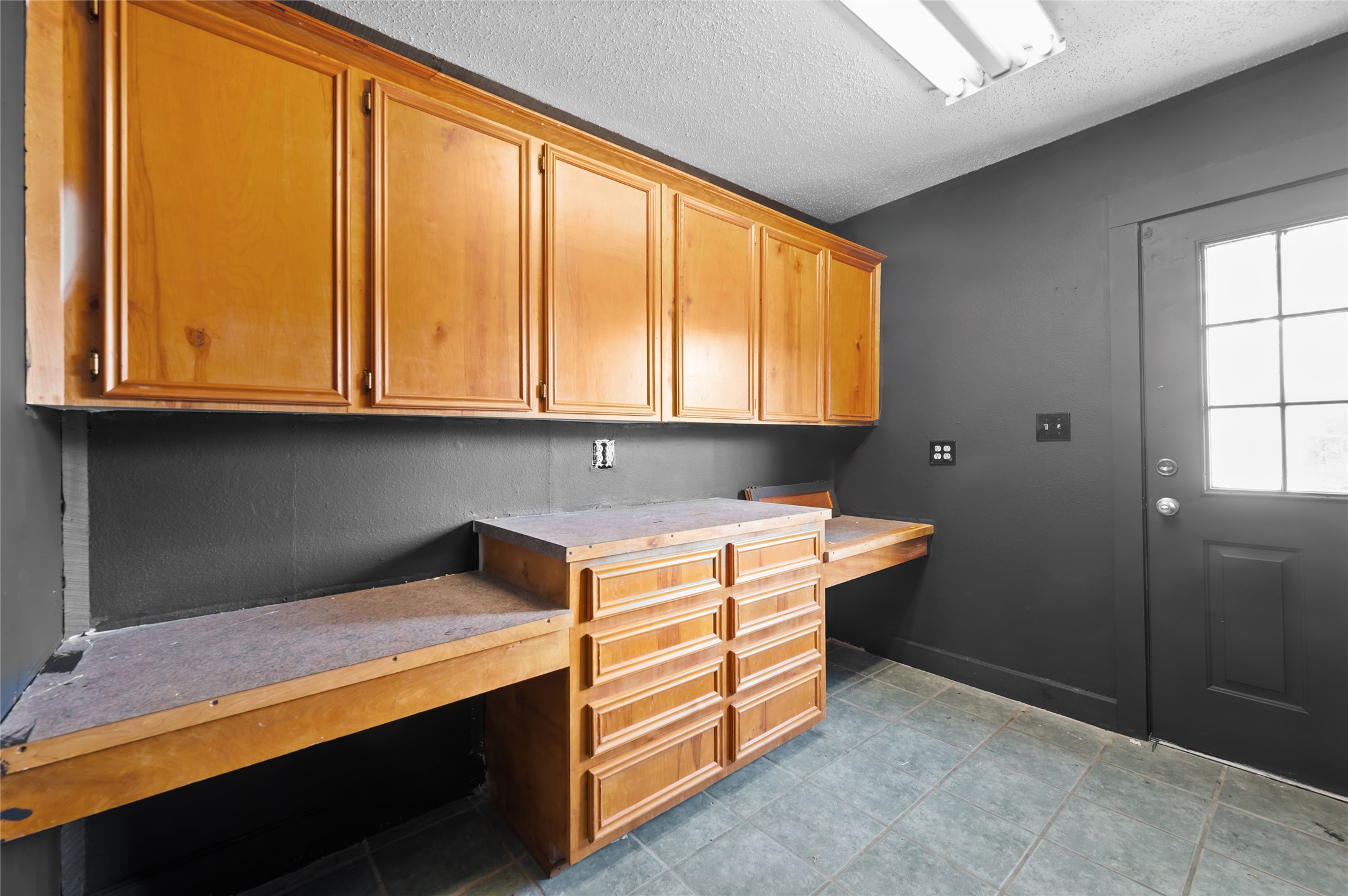 608 Miller Street Anahuac, TX 77514 - Photo 26 of 31