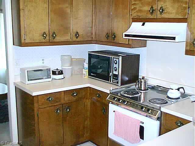 2824 Farmbrook Road Winston-Salem, NC 27103 - Photo 4 of 7 Other. Kitchen
