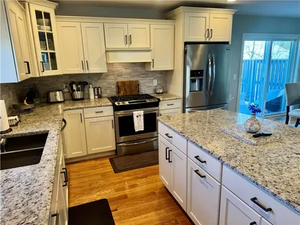 $799,900 | 20 Robert Avenue, Warwick, RI 02818