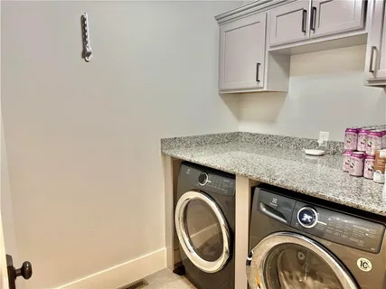 $799,900 | 20 Robert Avenue, Warwick, RI 02818