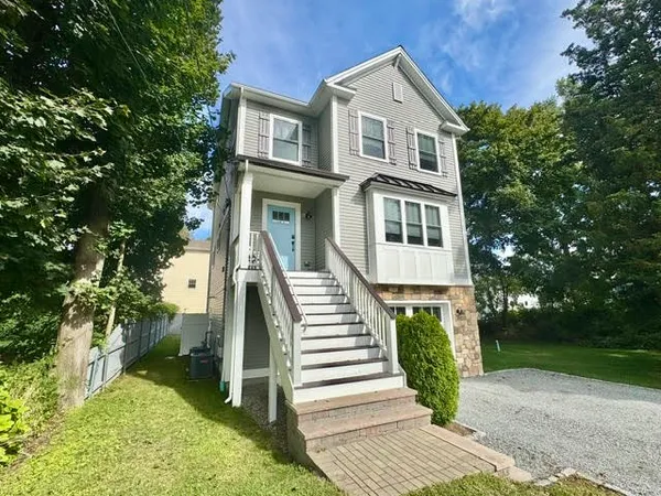 $799,900 | 20 Robert Avenue, Warwick, RI 02818