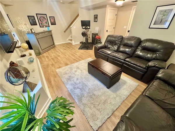 $799,900 | 20 Robert Avenue, Warwick, RI 02818