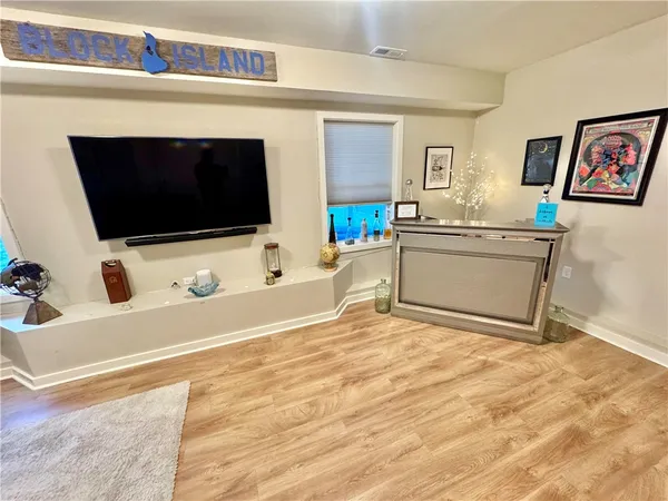 $799,900 | 20 Robert Avenue, Warwick, RI 02818