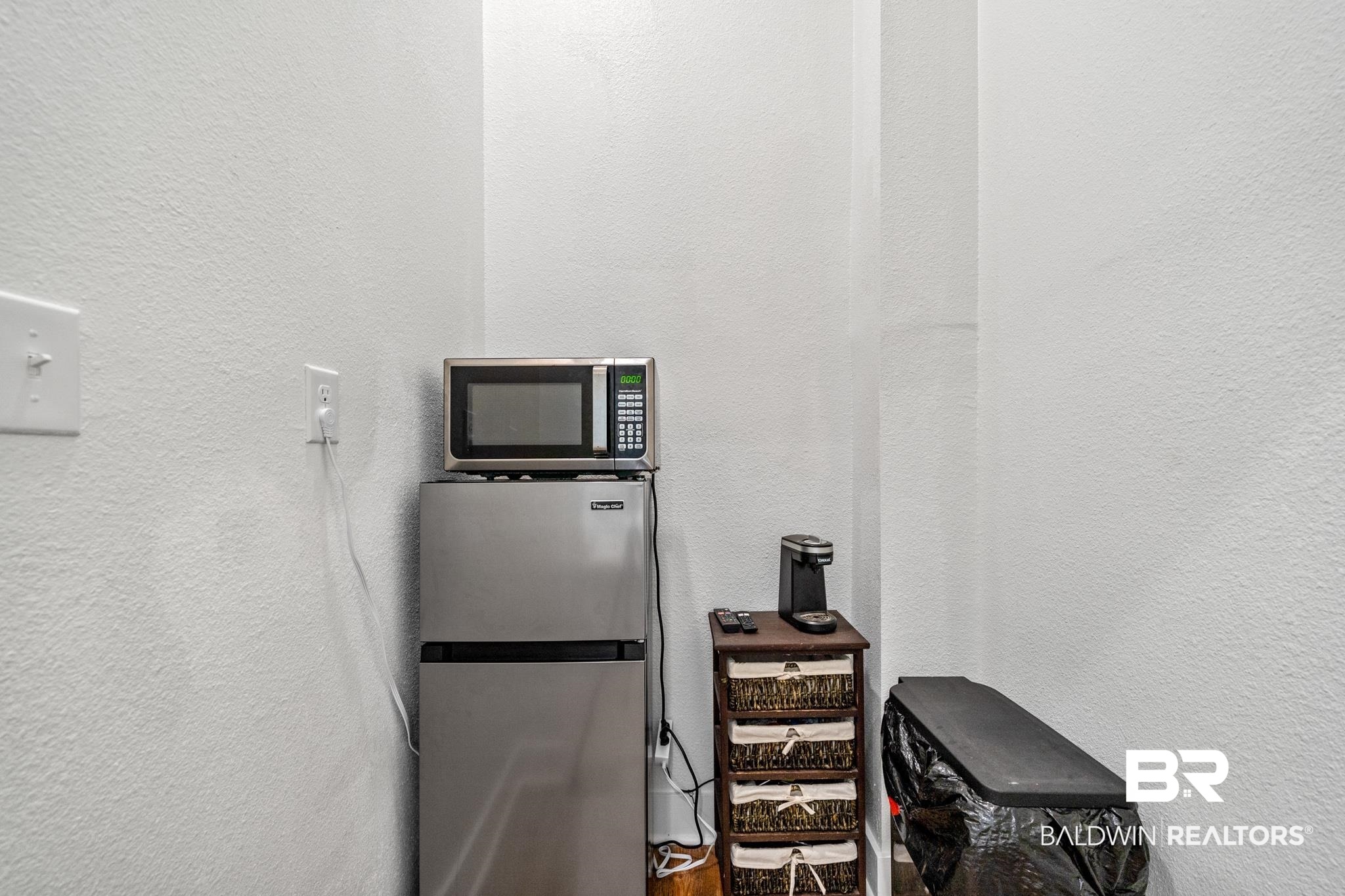 5311 Pine Road Orange Beach, AL 36561 - Photo 20 of 47 Downstairs suite closet