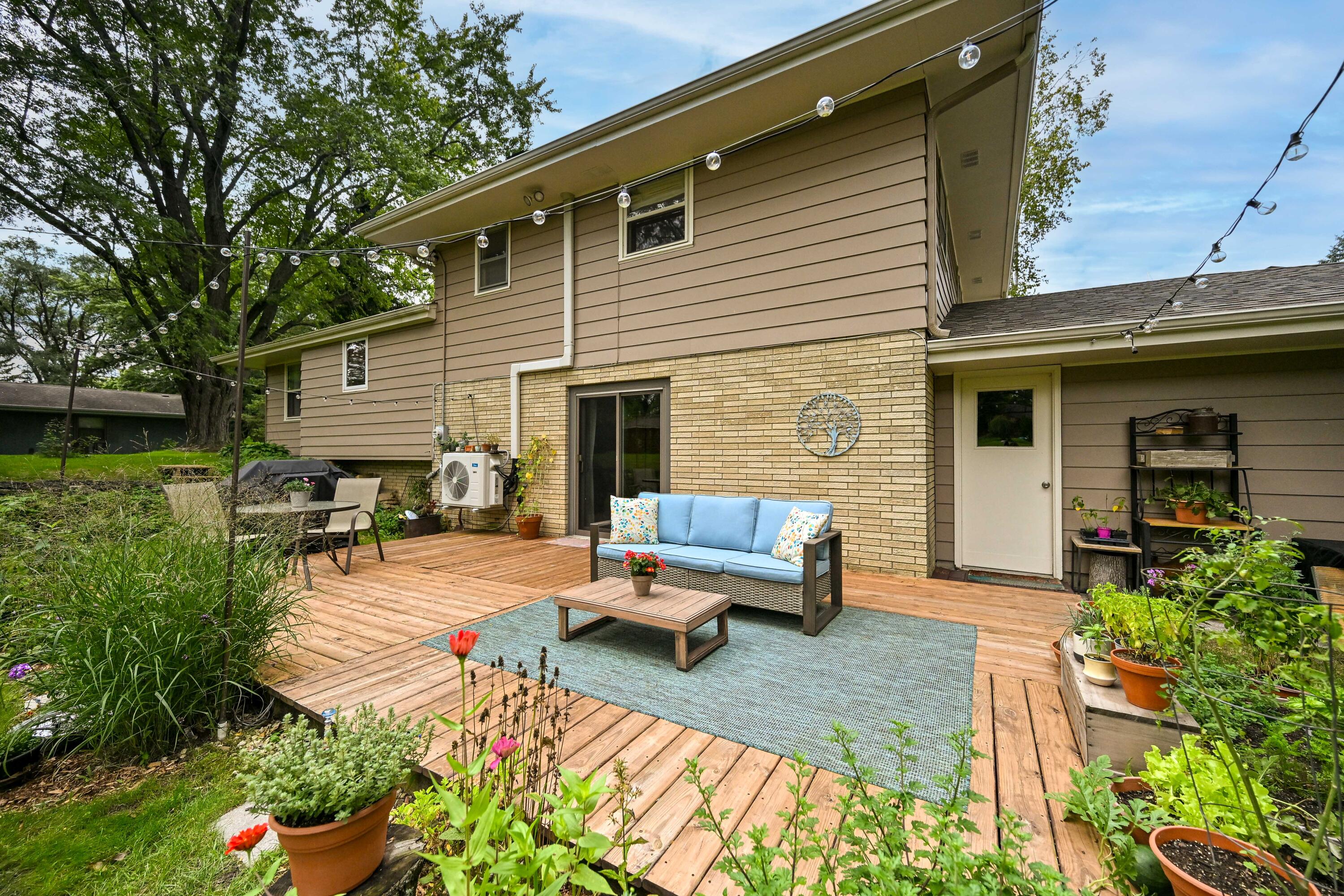 11938 North Ridgeway Avenue Mequon, WI 53097 - Photo 29 of 32 Deck Perfect for Entertaining