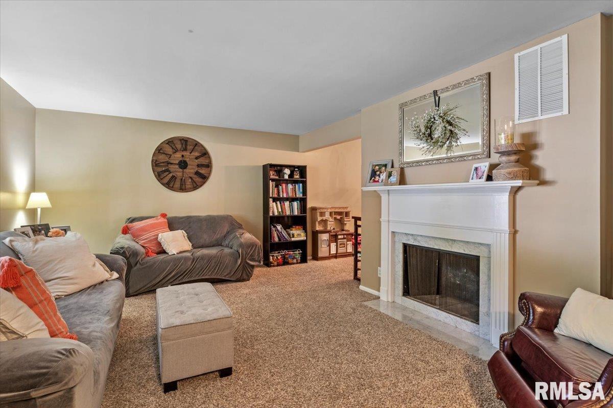 2444 Haverford Road Springfield, IL 62704 - Photo 4 of 37