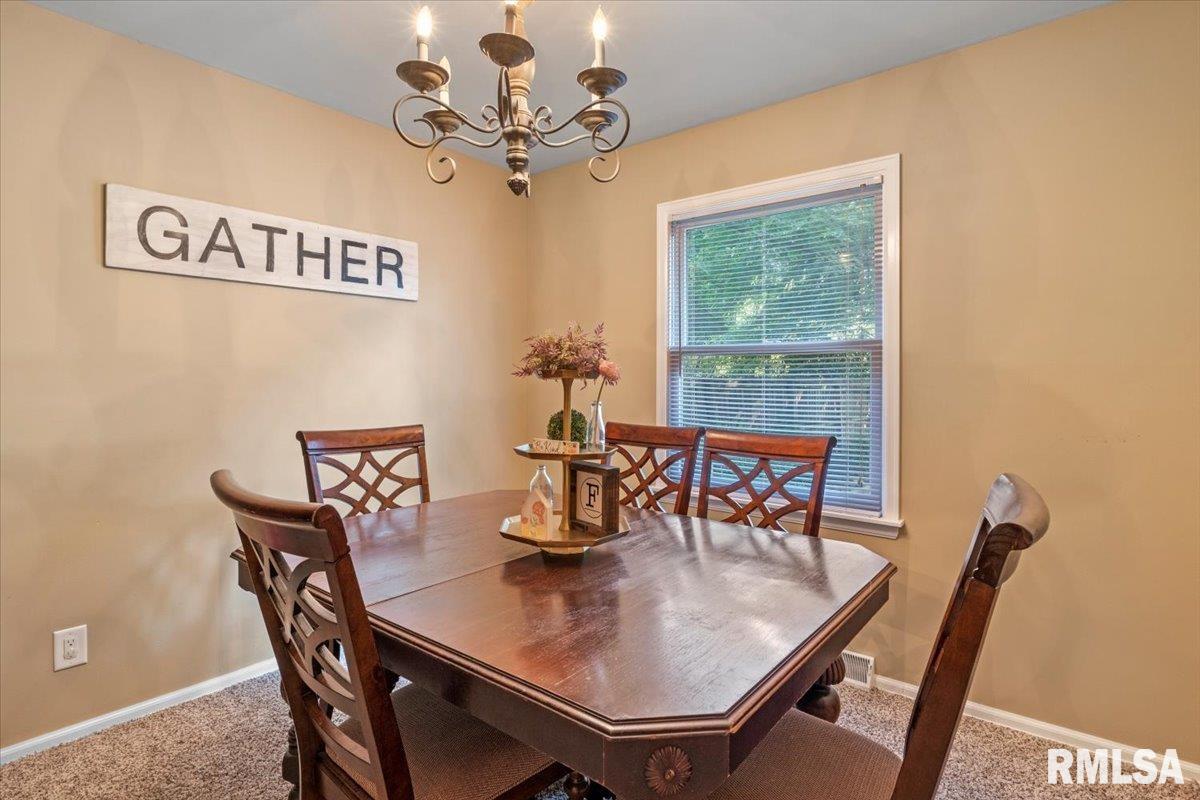 2444 Haverford Road Springfield, IL 62704 - Photo 7 of 37
