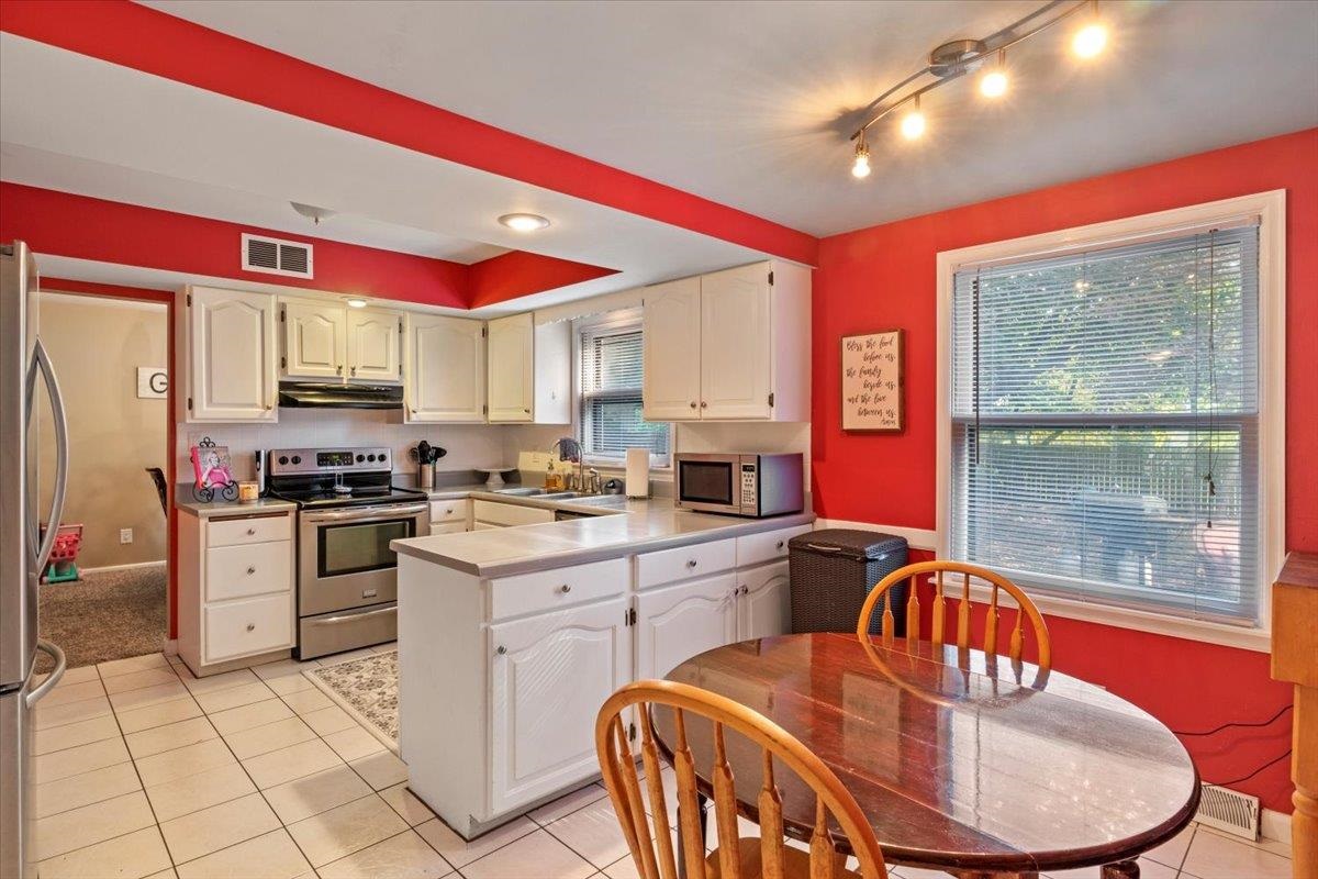 2444 Haverford Road Springfield, IL 62704 - Photo 9 of 37
