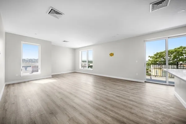$3,200 | 157 Chestnut Street, Unit 401, Chelsea, MA 02150