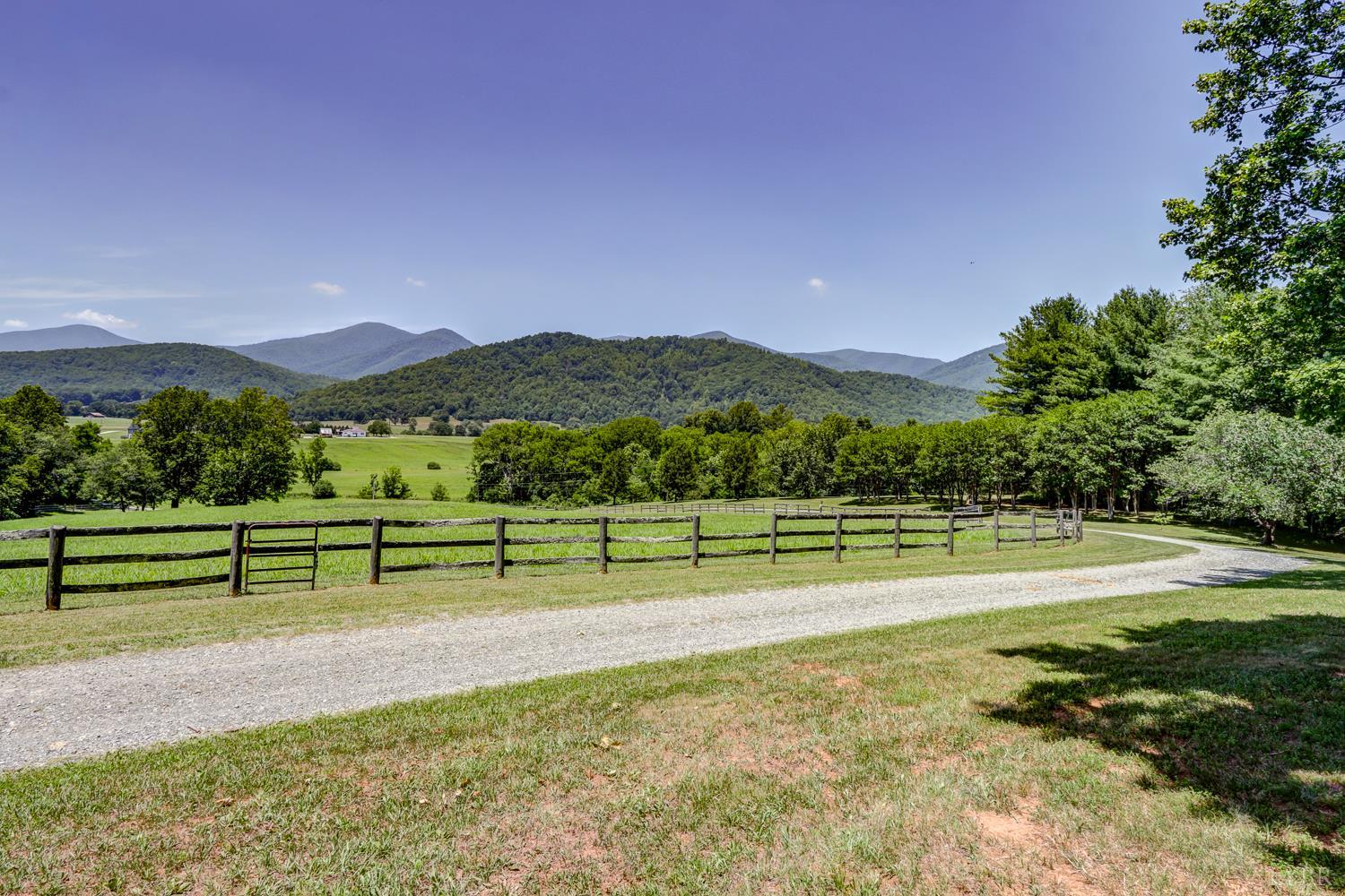 1361 Hurricane Creek Road Goode, VA 24556 - Photo 1 of 86