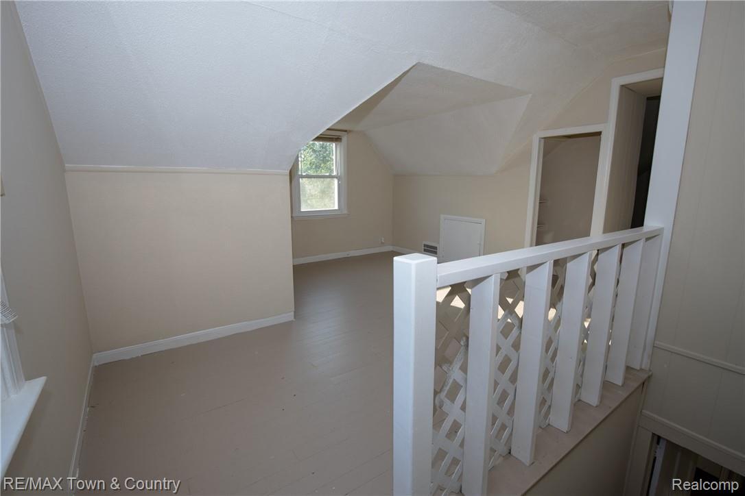 1406 Elms Road Flint, MI 48532 - Photo 23 of 39 23.jpg
