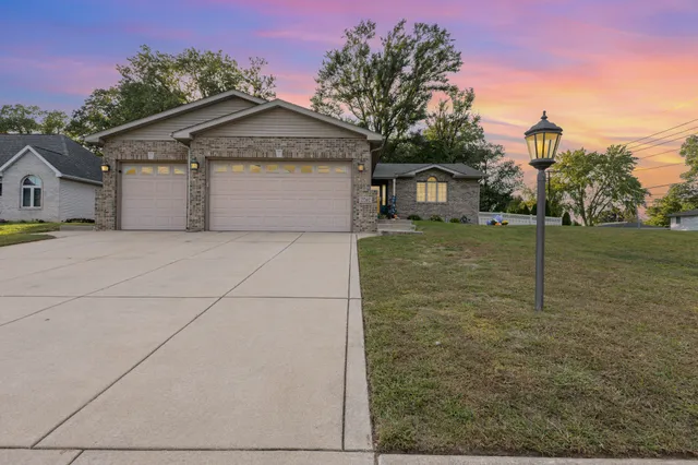 $424,900 | 2262 Rodeo Street, Portage, IN 46368