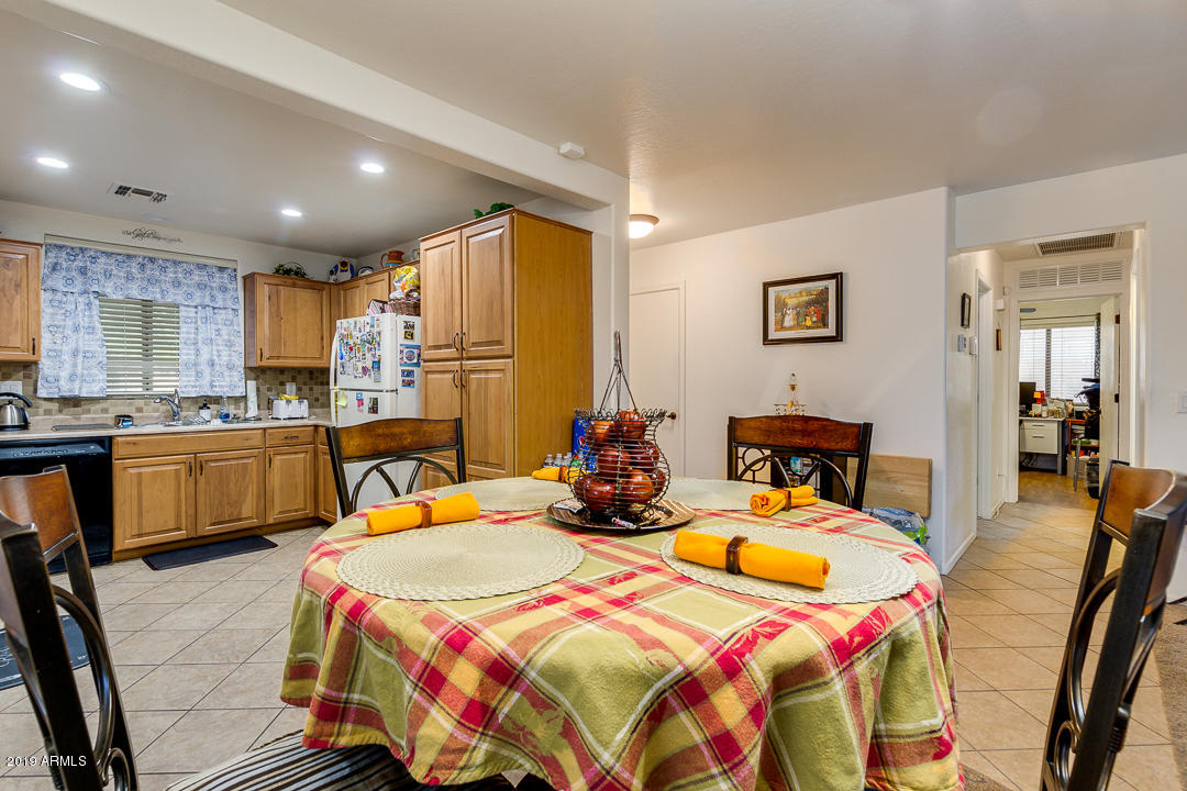 3719 West Carter Road Phoenix, AZ 85041 - Photo 7 of 27 07- Carter