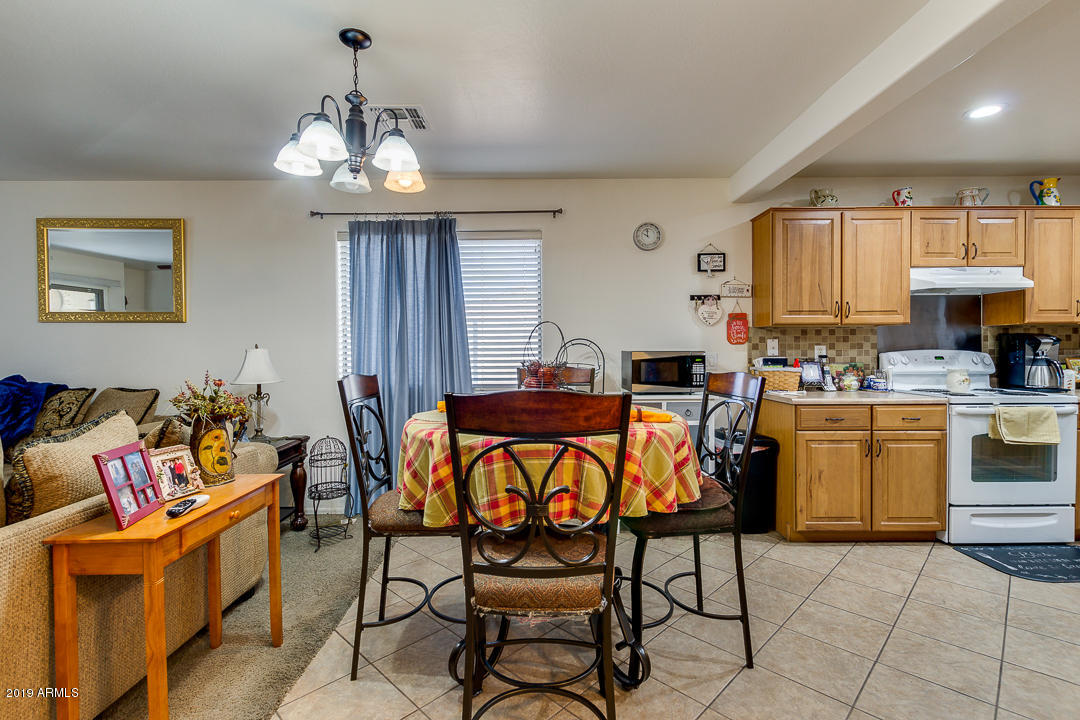 3719 West Carter Road Phoenix, AZ 85041 - Photo 9 of 27 09- Carter