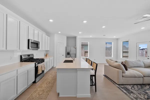 $2,400 | 807 Heaven Drive, Beasley, TX 77417