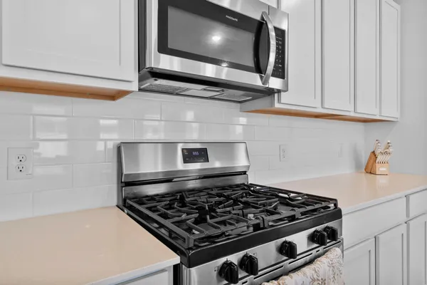 $2,400 | 807 Heaven Drive, Beasley, TX 77417