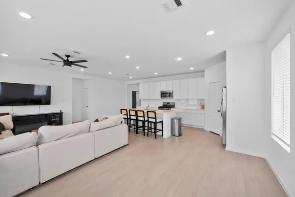 $2,400 | 807 Heaven Drive, Beasley, TX 77417