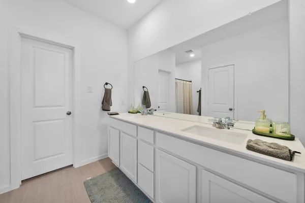 $2,400 | 807 Heaven Drive, Beasley, TX 77417