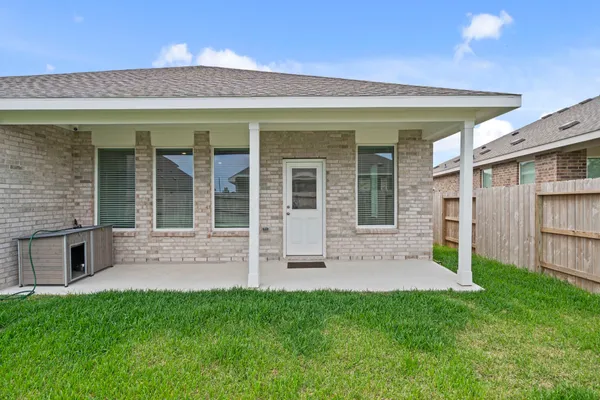 $2,400 | 807 Heaven Drive, Beasley, TX 77417