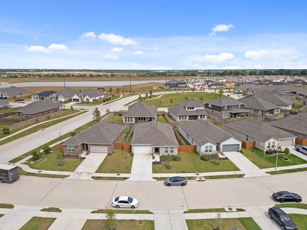 $2,400 | 807 Heaven Drive, Beasley, TX 77417