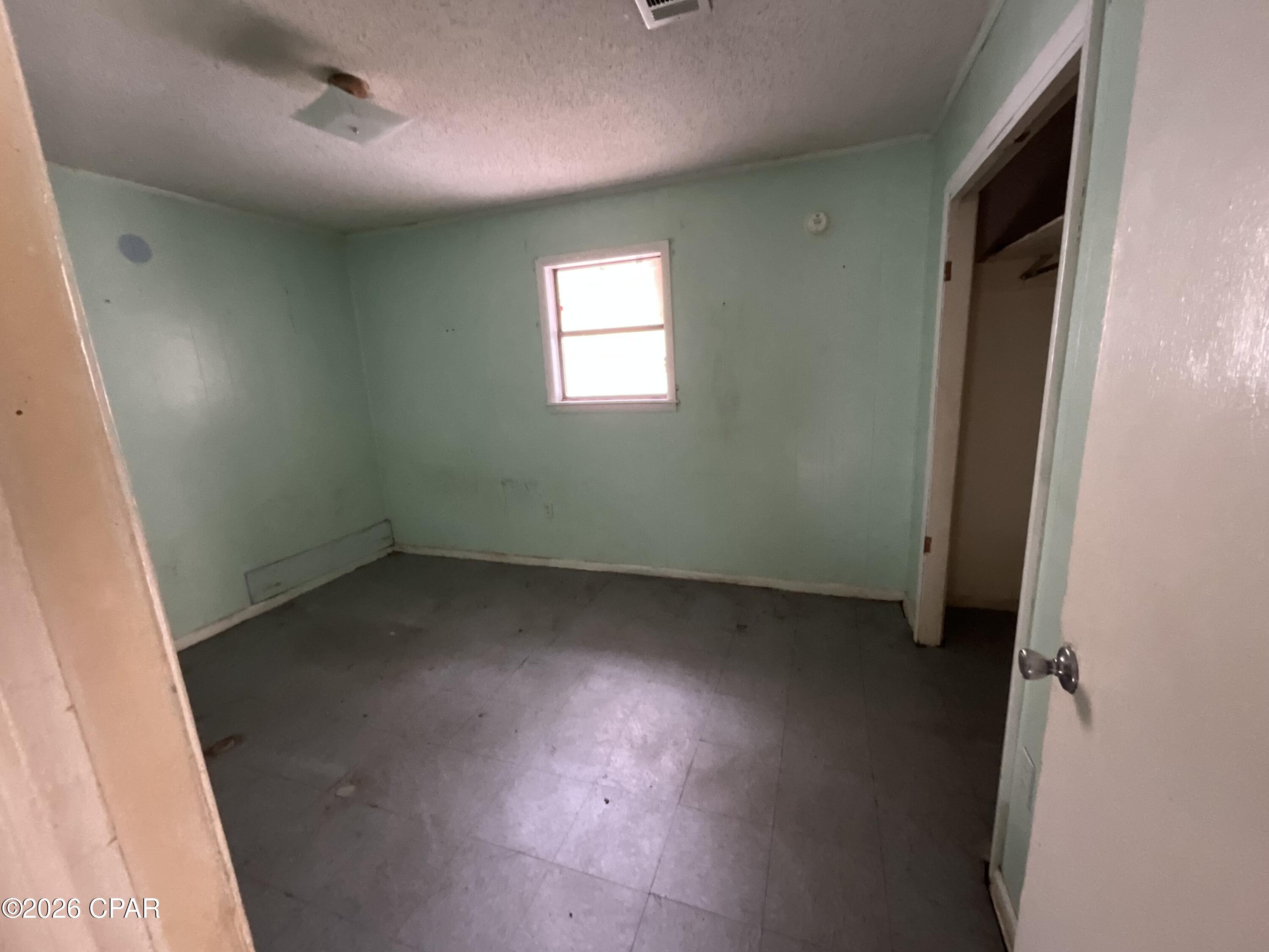 2233 Pate Pond Road Caryville, FL 32427 - Photo 12 of 15