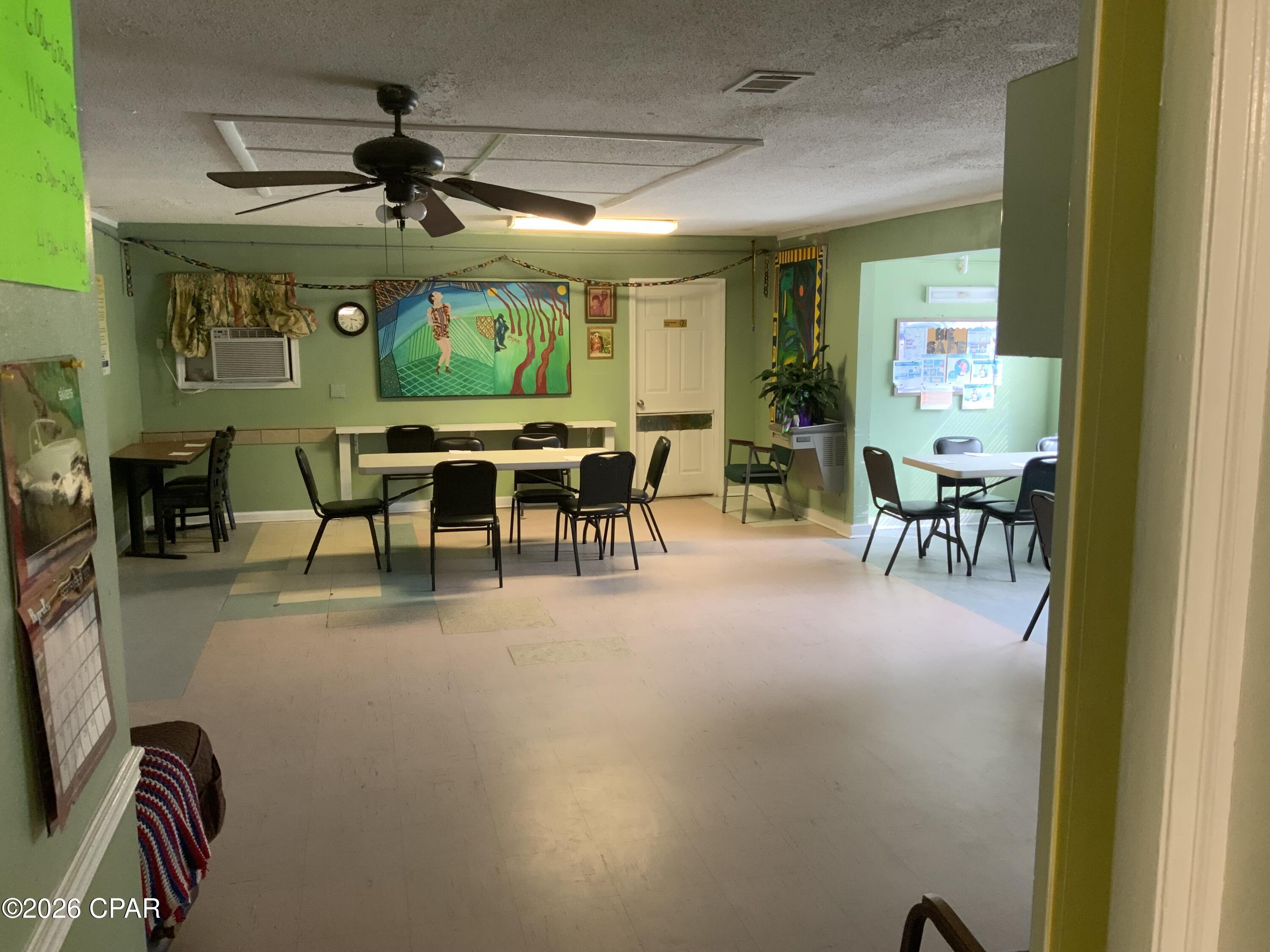 2233 Pate Pond Road Caryville, FL 32427 - Photo 5 of 15