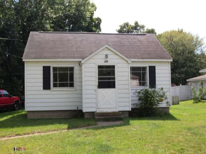 2121 Shettler Road Muskegon, MI 49444 - Photo 1 of 12 IMG_1012