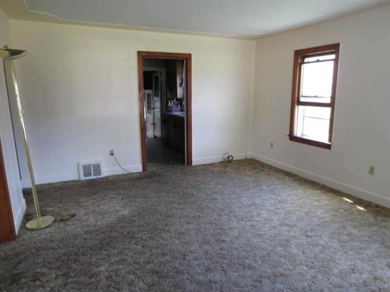 2121 Shettler Road Muskegon, MI 49444 - Photo 6 of 12 IMG_1019