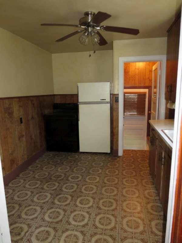 2121 Shettler Road Muskegon, MI 49444 - Photo 7 of 12 IMG_1020