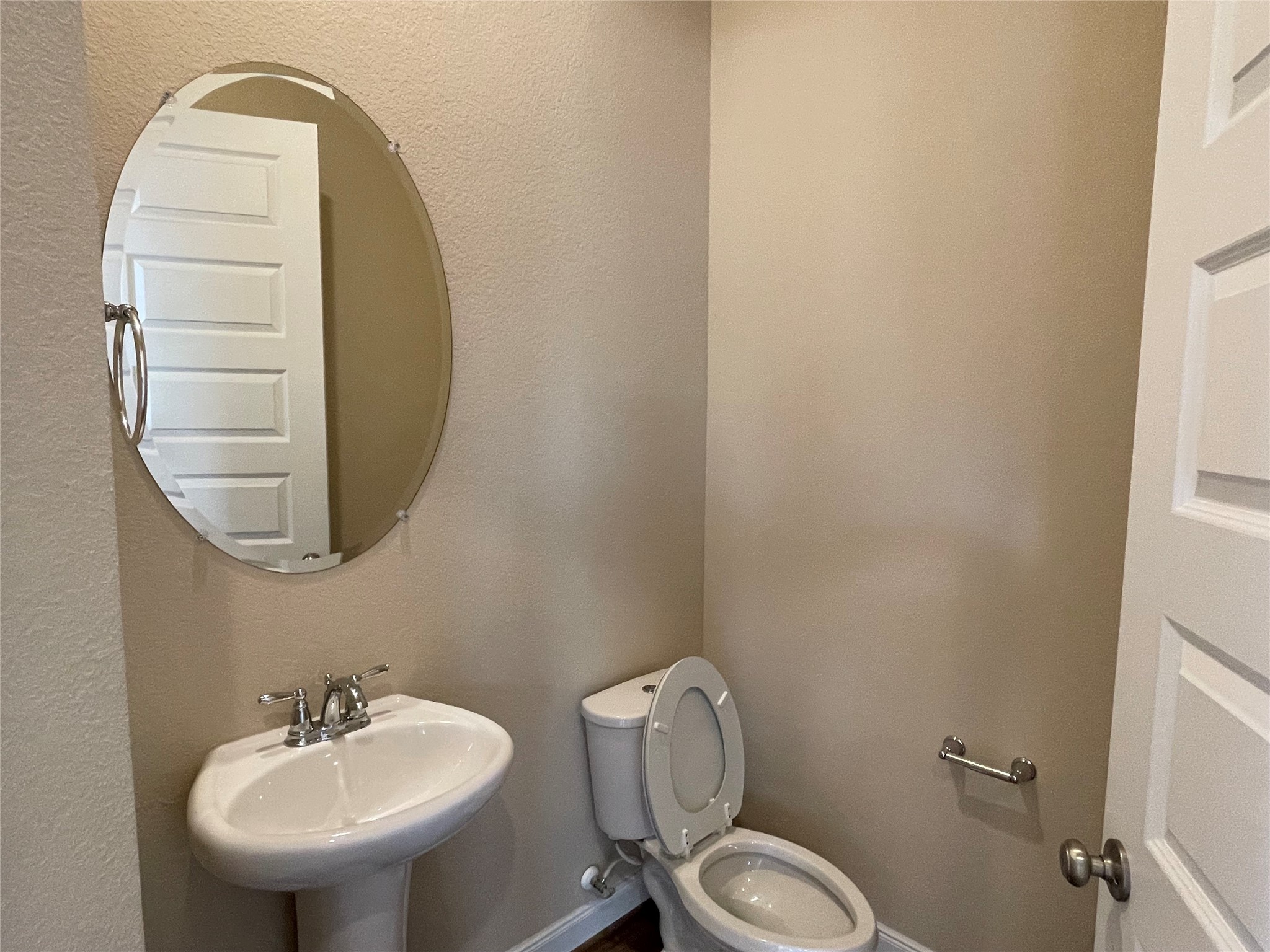 10418 Quiet Courtyard Road Houston, TX 77043 - Photo 18 of 48