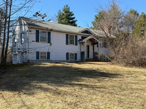 $335,000 | 125 Brookfield Road, Sturbridge, MA 01518
