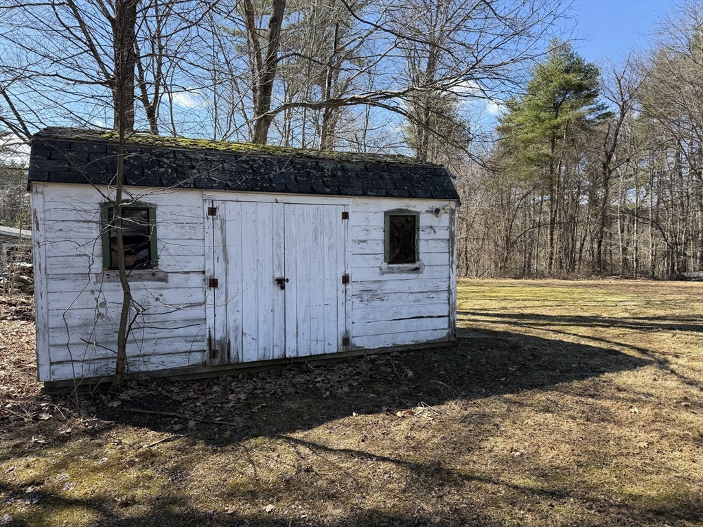 125 Brookfield Road Sturbridge, MA 01518 - Photo 34 of 38