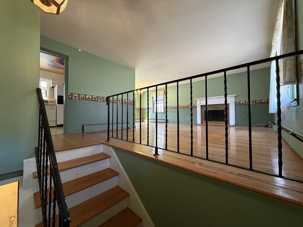 125 Brookfield Road Sturbridge, MA 01518 - Photo 5 of 38