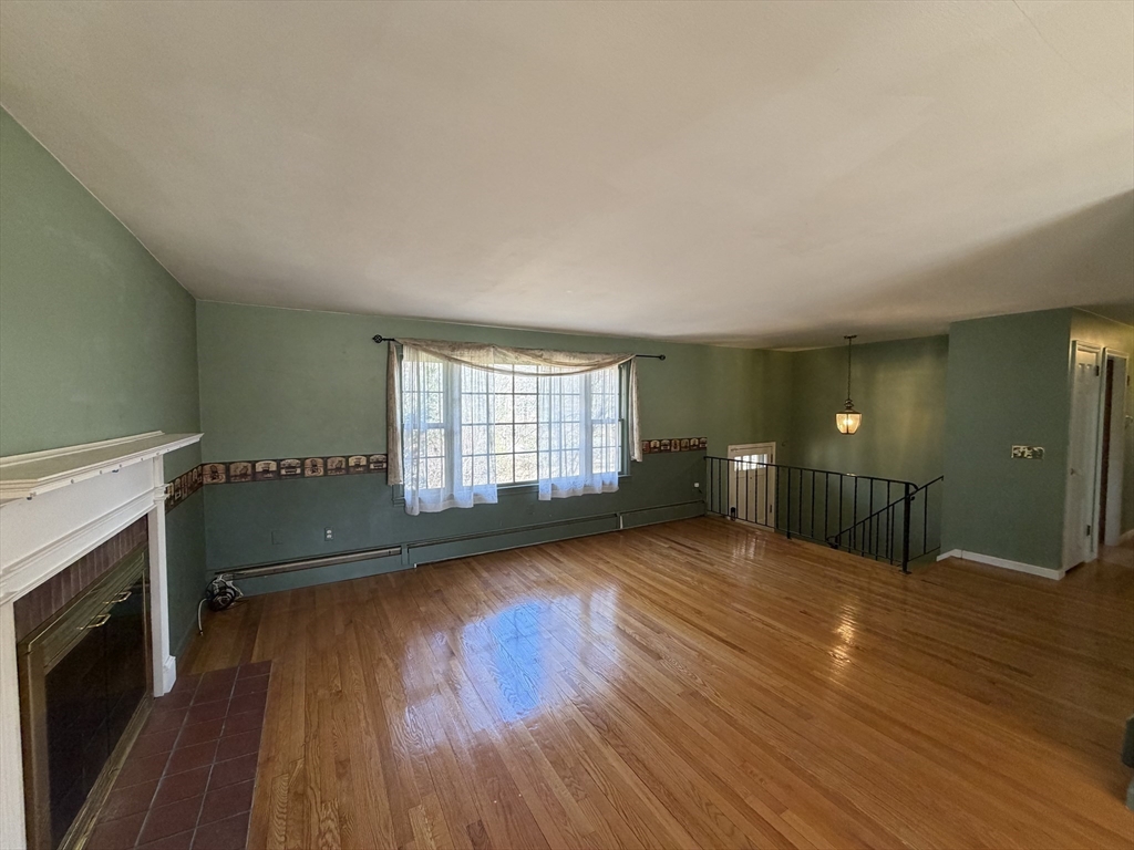 125 Brookfield Road Sturbridge, MA 01518 - Photo 6 of 38