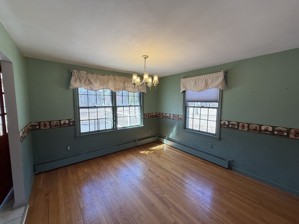 125 Brookfield Road Sturbridge, MA 01518 - Photo 7 of 38