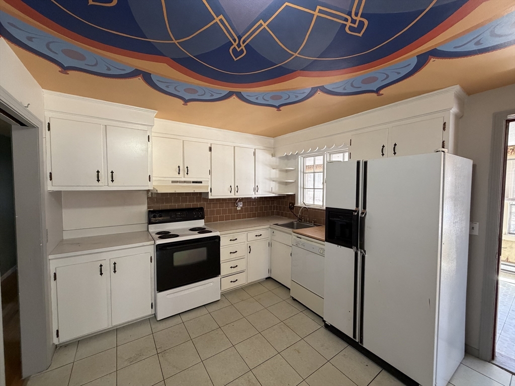 125 Brookfield Road Sturbridge, MA 01518 - Photo 8 of 38