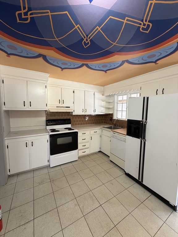 125 Brookfield Road Sturbridge, MA 01518 - Photo 9 of 38