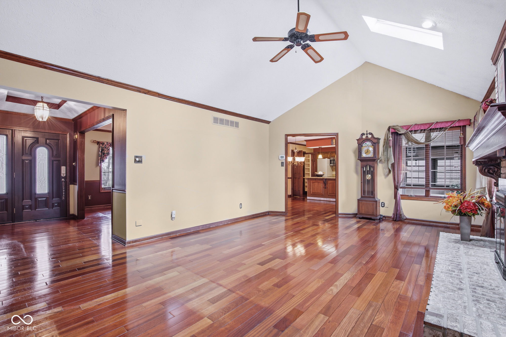4407 Moss Ridge Lane Indianapolis, IN 46237 - Photo 12 of 79