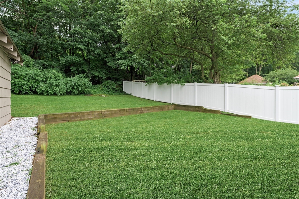 47 Moffatt Road Salem, MA 01970 - Photo 18 of 27