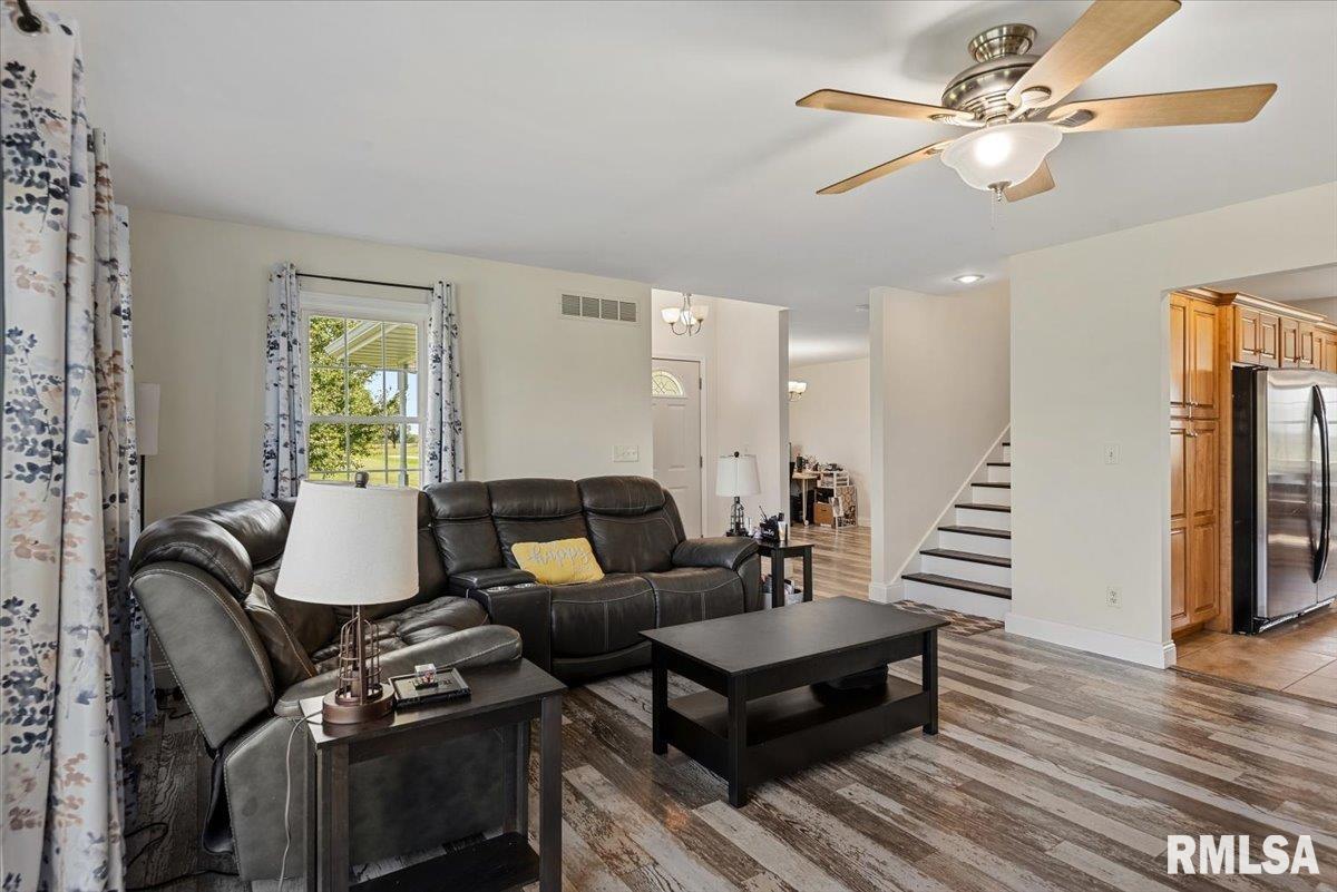 320 Timber Ridge Road Mechanicsburg, IL 62545 - Photo 9 of 57 Gallery Image 9