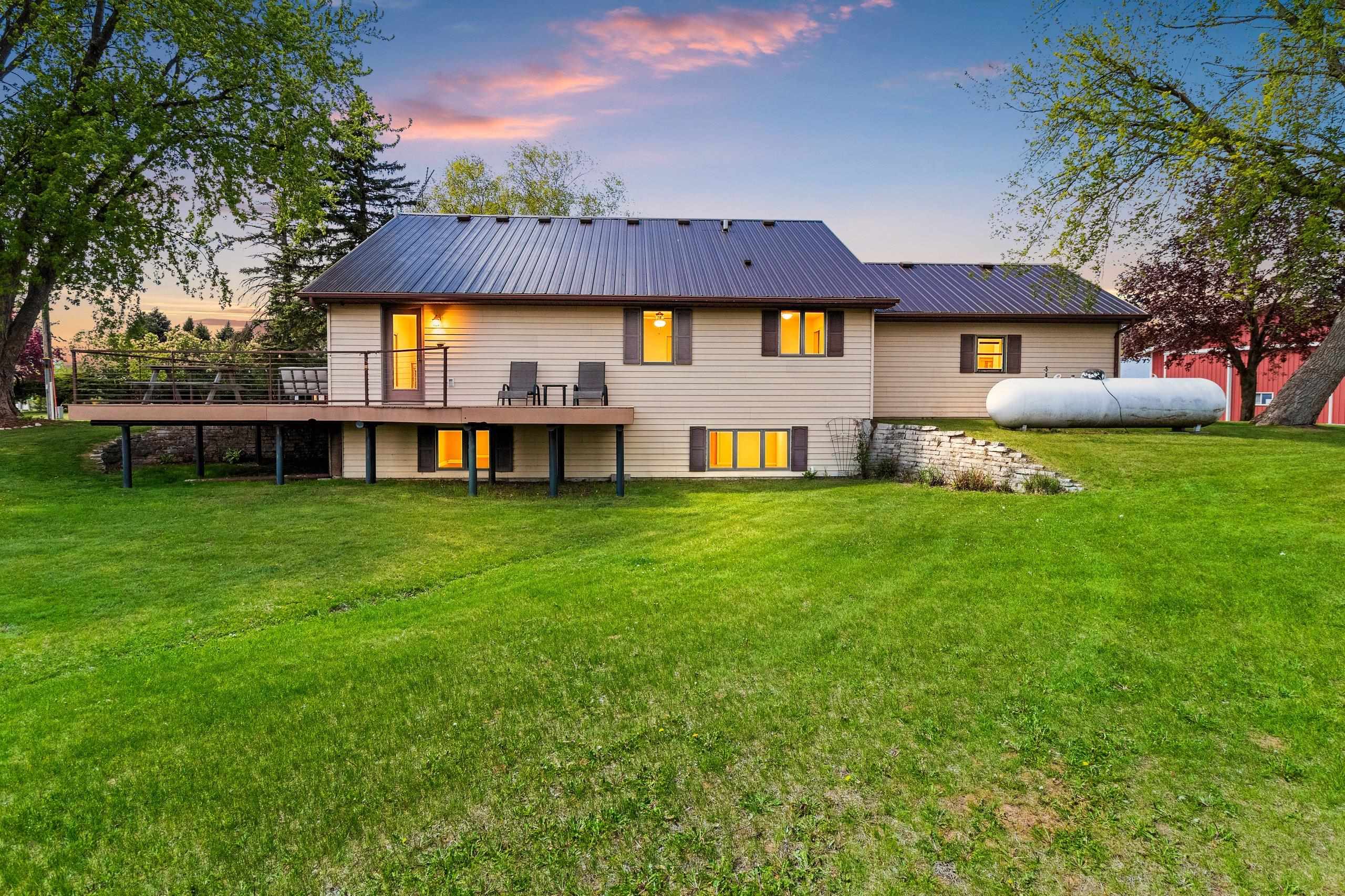 4360 Reighmoor Road Omro, WI 54963 - Photo 3 of 54