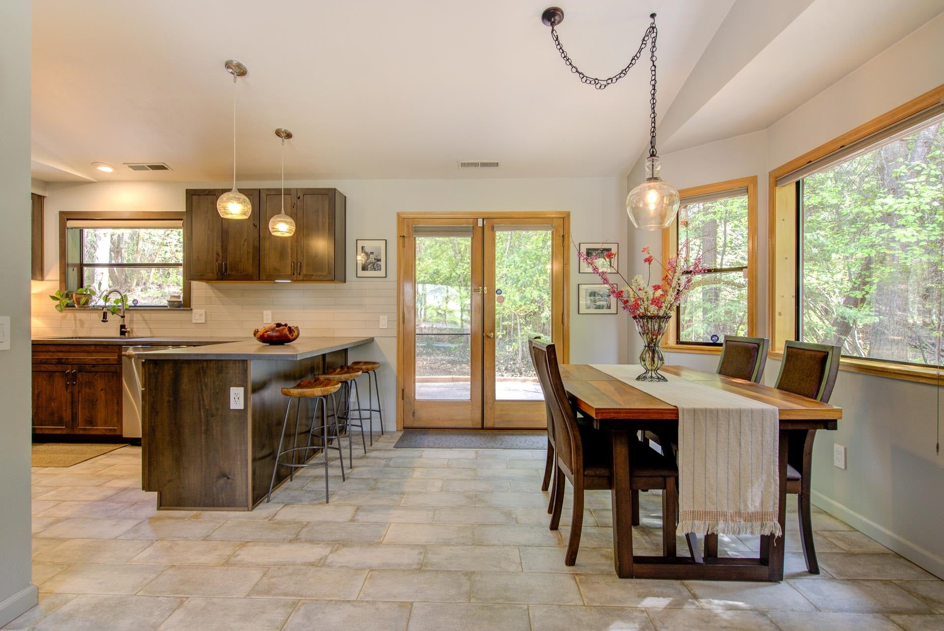 515 Eiler Road Mount Shasta, CA 96067 - Photo 6 of 29 Gallery Image 6