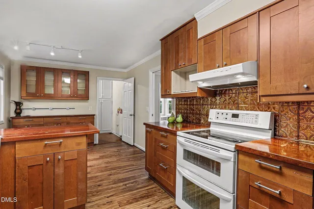 $750,000 | 2477 Foxwood Drive, Chapel Hill, NC 27514