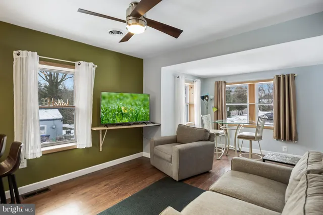 $295,000 | 28 Oregon Avenue, Mount Laurel, NJ 08054