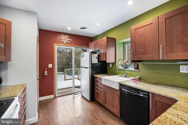 $295,000 | 28 Oregon Avenue, Mount Laurel, NJ 08054