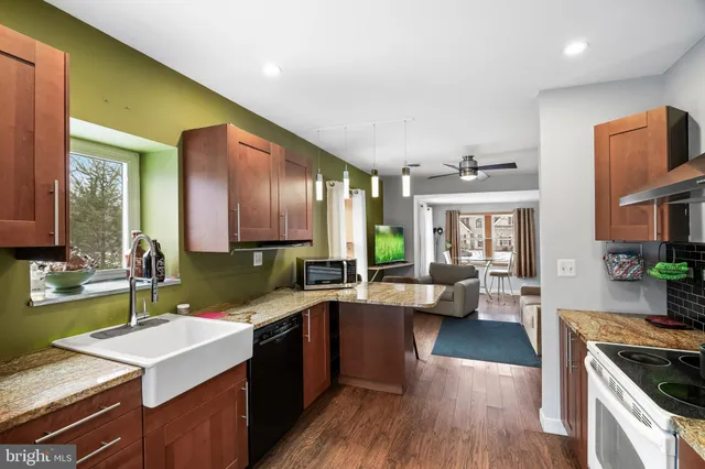 $295,000 | 28 Oregon Avenue, Mount Laurel, NJ 08054