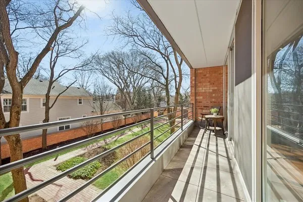 $4,500 | 630 Vernon Avenue, Unit 2, Glencoe, IL 60022