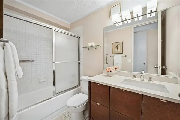 $4,500 | 630 Vernon Avenue, Unit 2, Glencoe, IL 60022