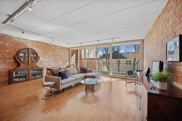 $4,500 | 630 Vernon Avenue, Unit 2, Glencoe, IL 60022