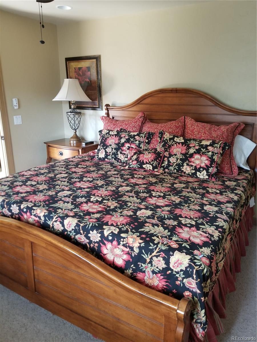 10 Shotgun Circle Edwards, CO 81632 - Photo 20 of 33 a living room with a couch